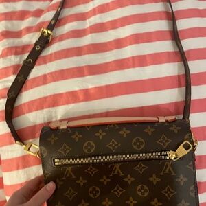 Louis Vuitton purse